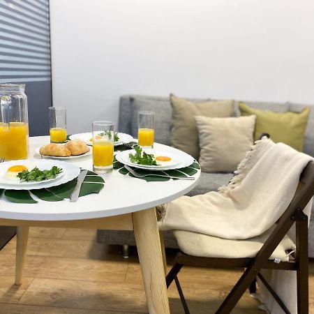 Студия В Стиле Loft В Центре Города Almaty Luaran gambar