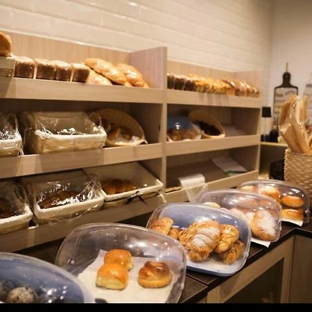 Студия В Стиле Loft В Центре Города Almaty Luaran gambar