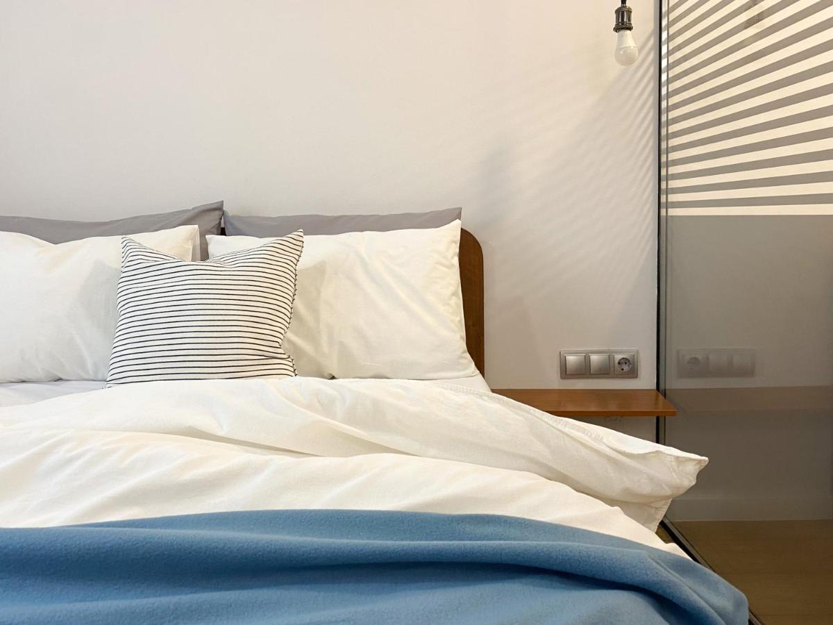 Студия В Стиле Loft В Центре Города Almaty Luaran gambar