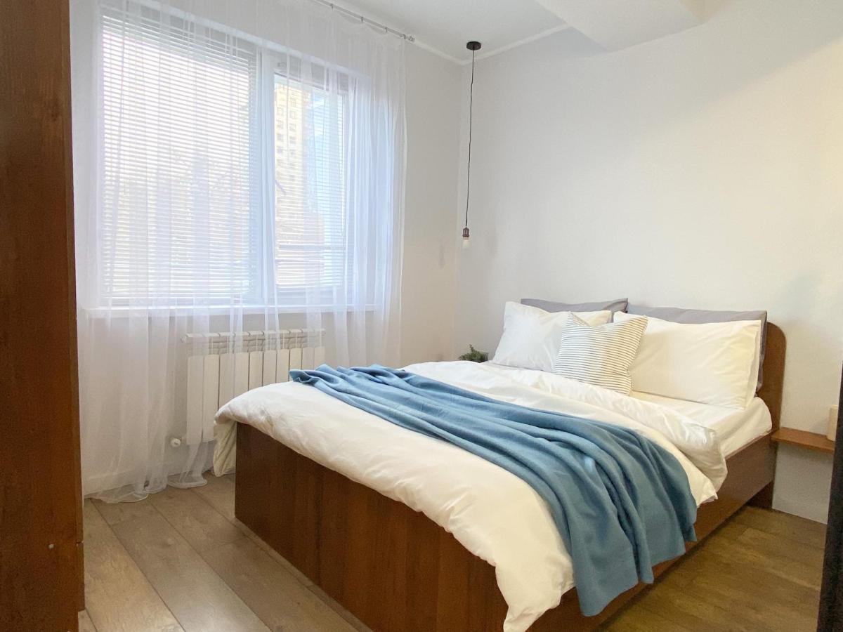 Студия В Стиле Loft В Центре Города Almaty Luaran gambar